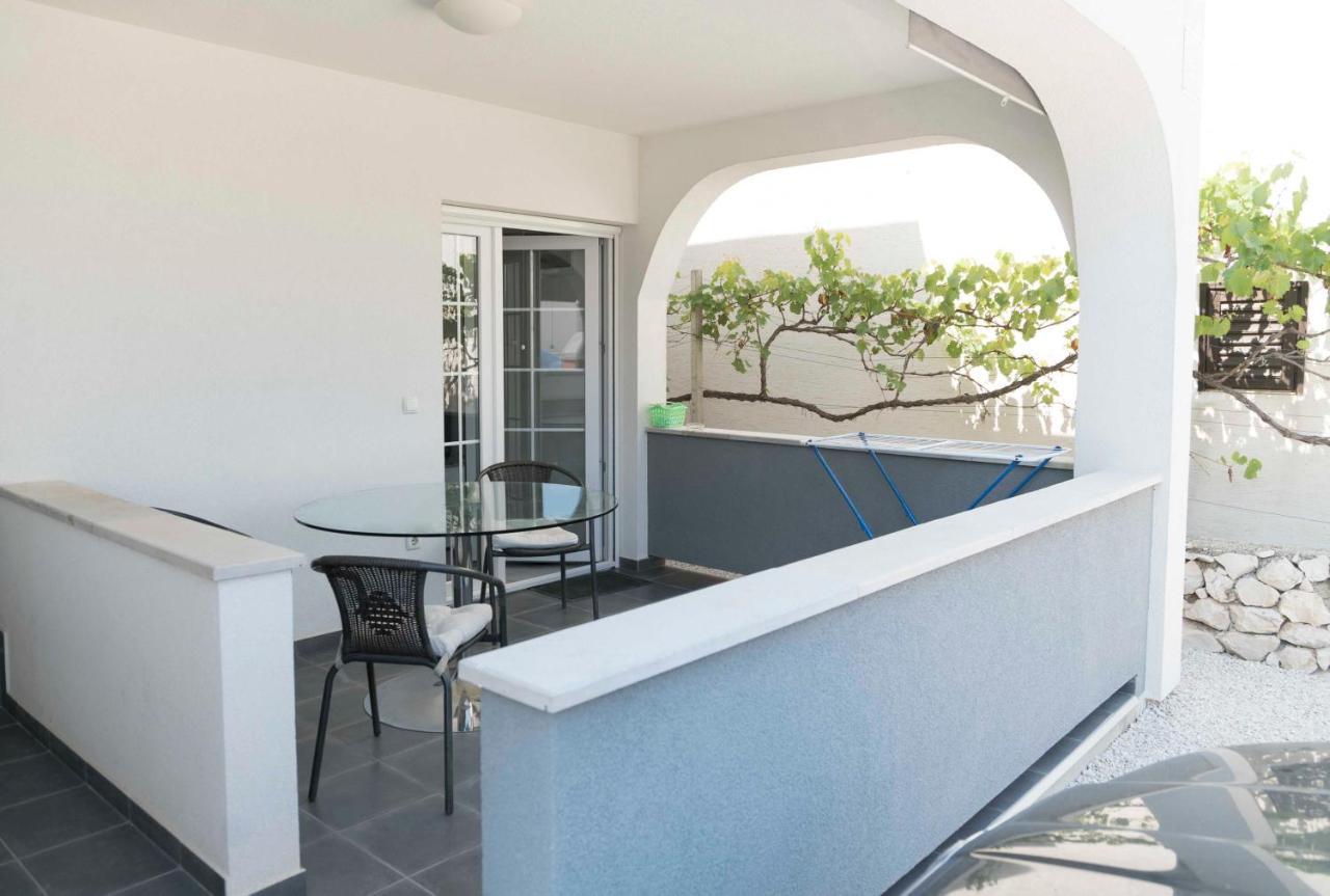 Apartment Franka Vir Bagian luar foto