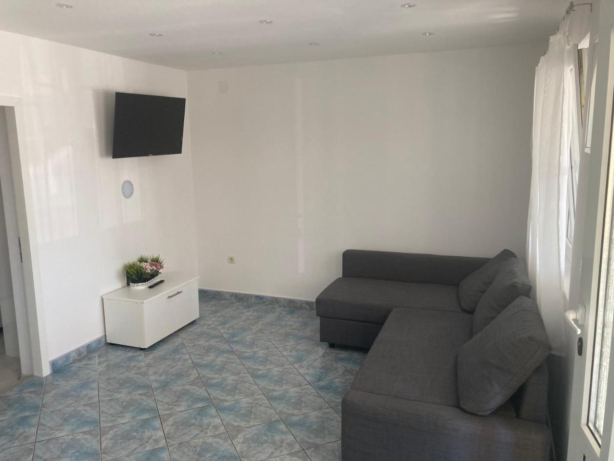 Apartment Franka Vir Bagian luar foto