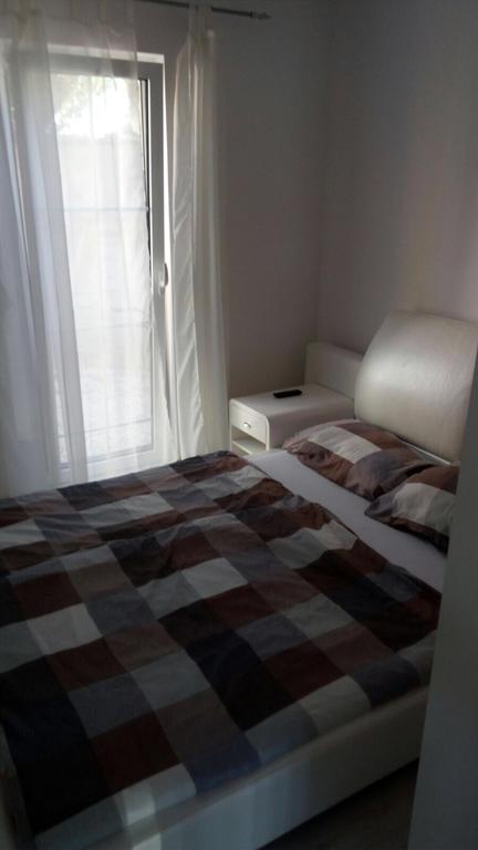 Apartment Franka Vir Bagian luar foto
